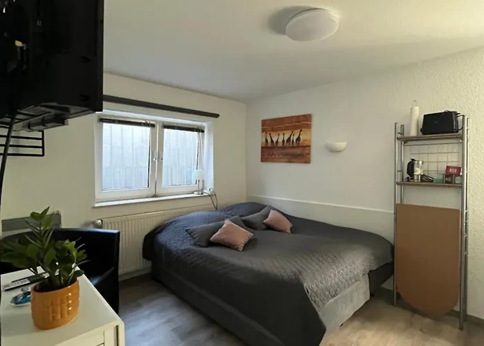 Apartment Ruhige Sout. Whg. Feldrandnaehe *